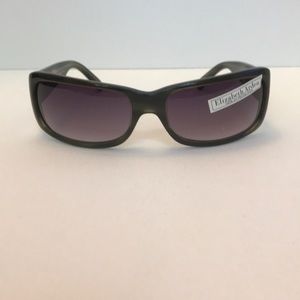 Elizabeth Arden sunglasses green color